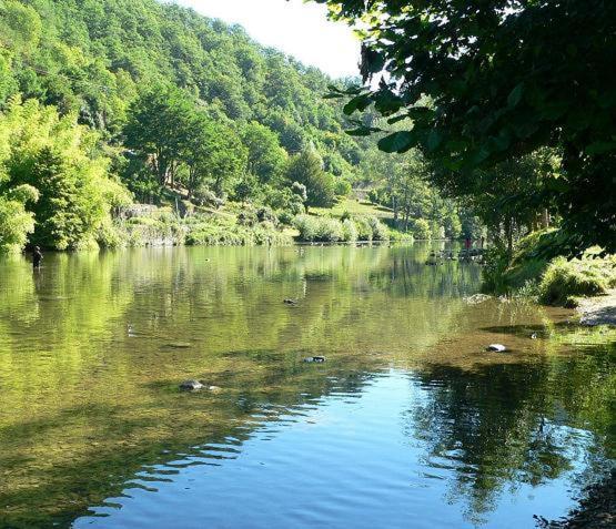 Saint-Geniez D'Olt - Residence Le Colombier 外观 照片