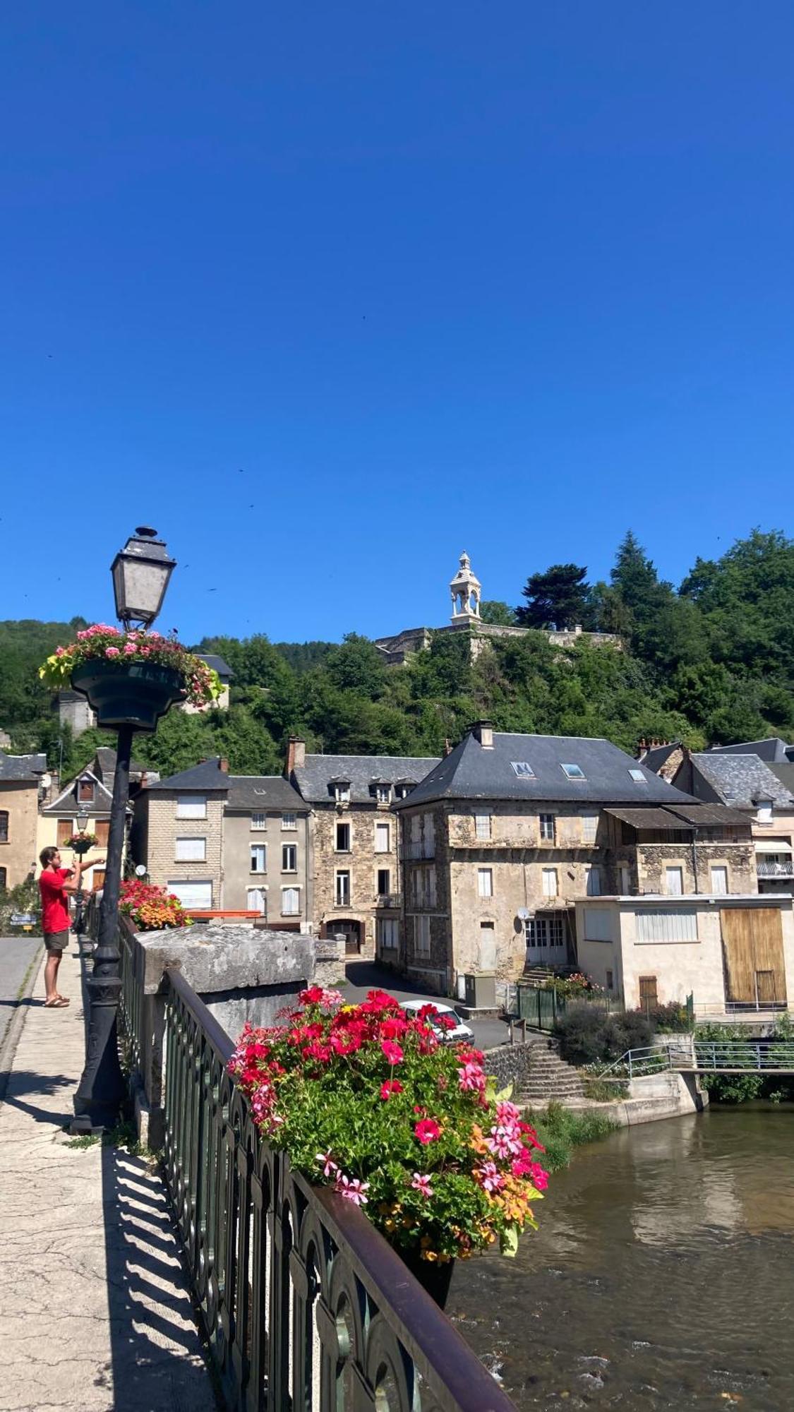 Saint-Geniez D'Olt - Residence Le Colombier 外观 照片