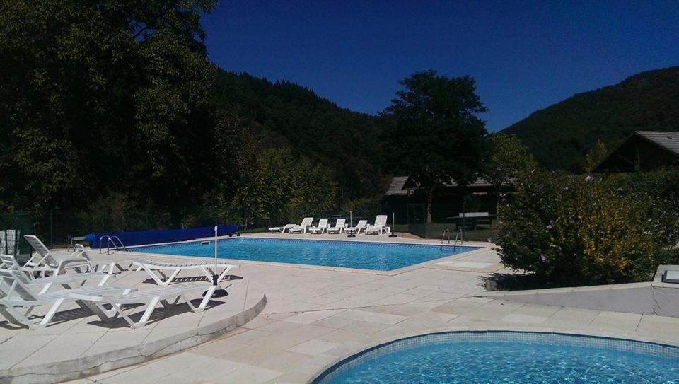 Saint-Geniez D'Olt - Residence Le Colombier 外观 照片
